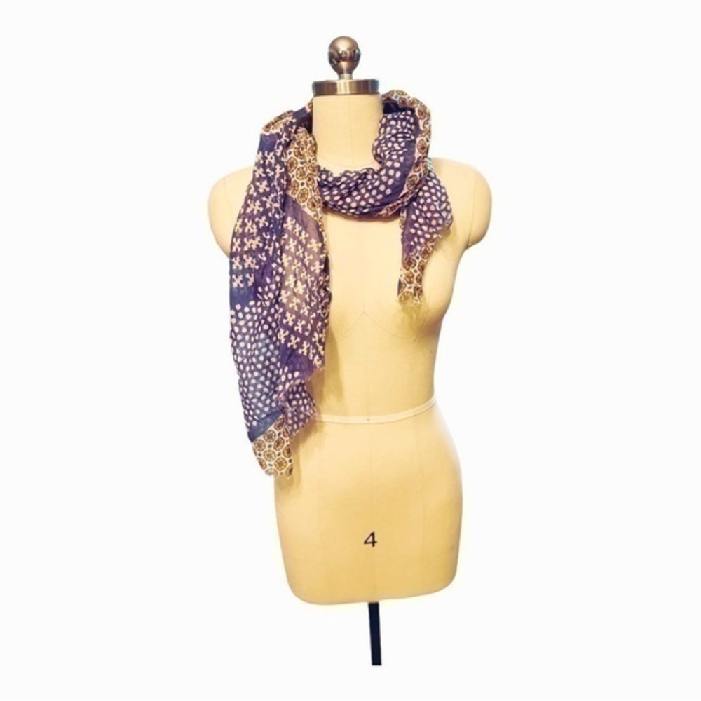 Vivante by VSA Lightweight Print Scarf